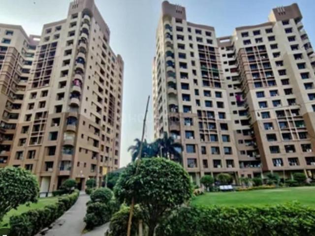 3 BHK Apartment in Tangra for resale Kolkata. The reference number is 21048090