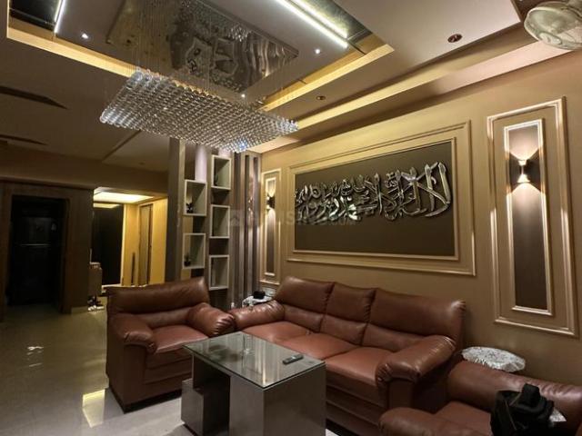 3 BHK Apartment in Tangra for resale Kolkata. The reference number is 21067386