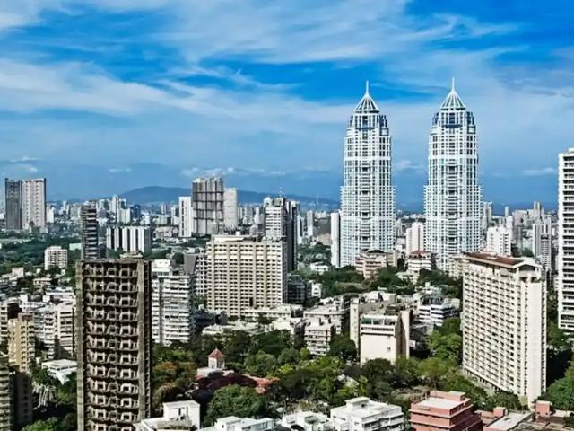 3 BHK Apartment in Tardeo for resale Mumbai. The reference number is 18609232