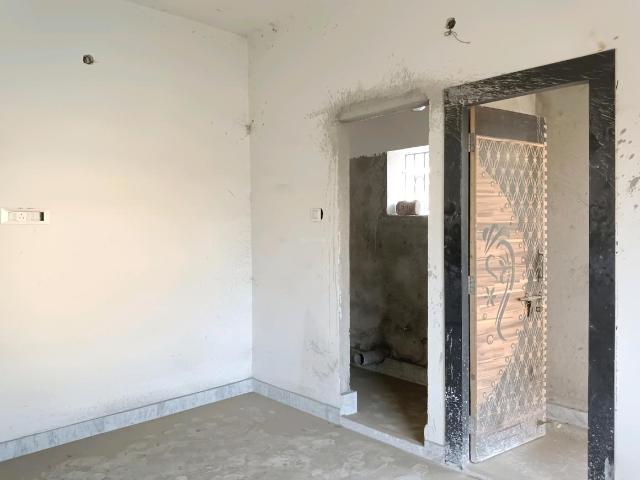 3 BHK Apartment in Thakurpukur for resale Kolkata. The reference number is 18129378