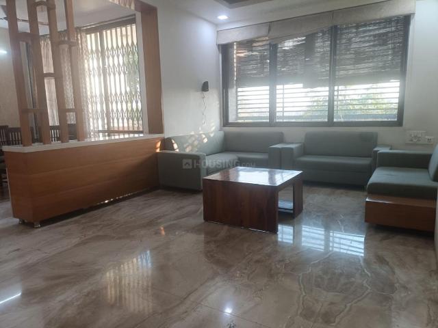 3 BHK Apartment in Thaltej for rent Ahmedabad. The reference number is 19721478