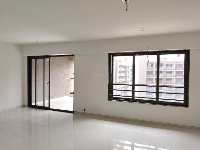 3 BHK Apartment in Thaltej for rent Ahmedabad. The reference number is 19171287