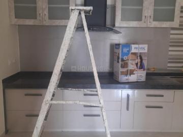 3 BHK Apartment in Thaltej for rent Ahmedabad. The reference number is 20398539