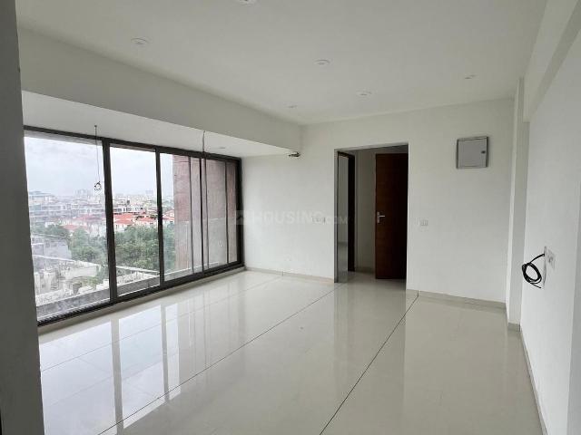 3 BHK Apartment in Thaltej for rent Ahmedabad. The reference number is 21167769