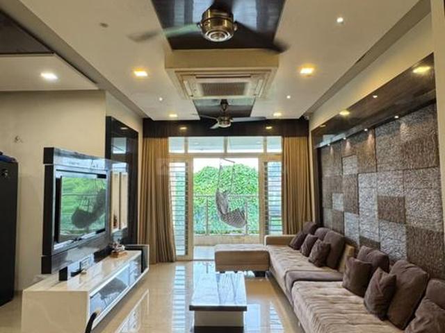 3 BHK Apartment in Thaltej for rent Ahmedabad. The reference number is 21174202