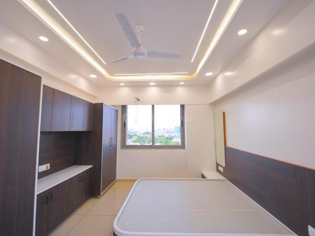3 BHK Apartment in Thaltej for rent Ahmedabad. The reference number is 21217658