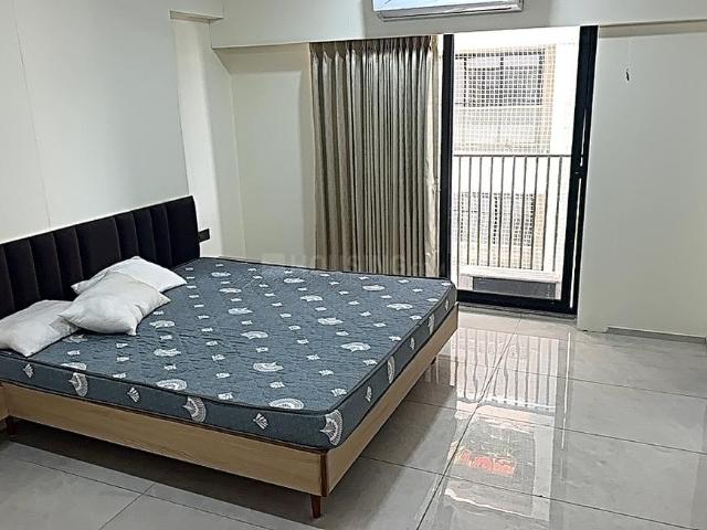 3 BHK Apartment in Thaltej for rent Ahmedabad. The reference number is 21264080