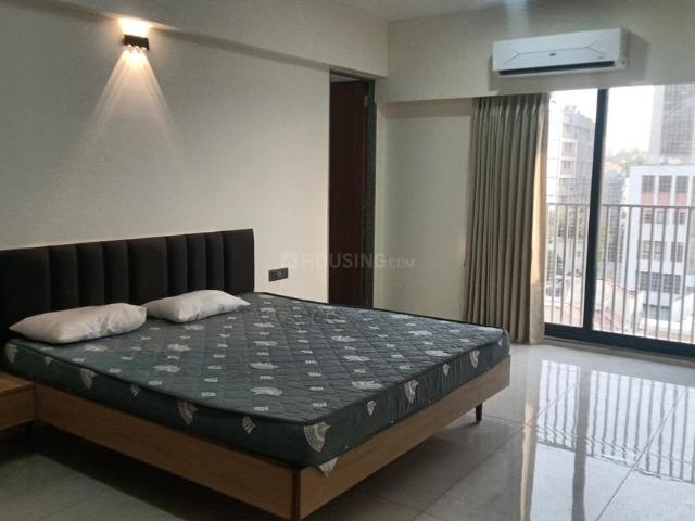 3 BHK Apartment in Thaltej for rent Ahmedabad. The reference number is 21304112