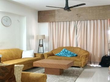 3 BHK Apartment in Thaltej for resale Ahmedabad. The reference number is 13852401