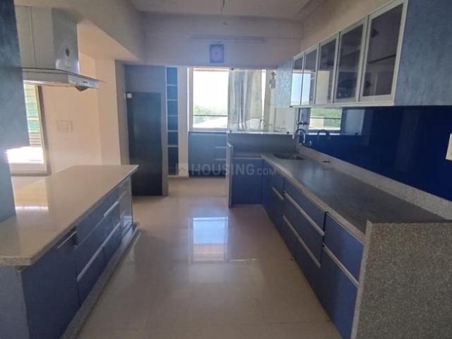 3 BHK Apartment in Thaltej for resale Ahmedabad. The reference number is 20006662