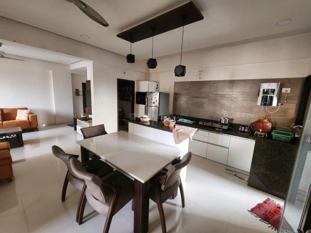3 BHK Apartment in Thaltej for resale Ahmedabad. The reference number is 21122046