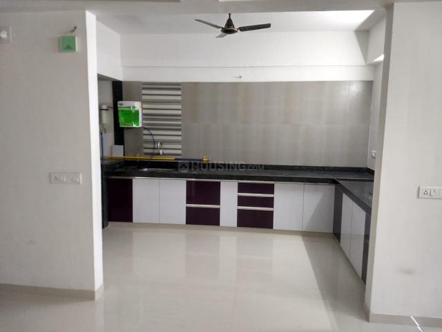 3 BHK Apartment in Thaltej for resale Ahmedabad. The reference number is 21128289
