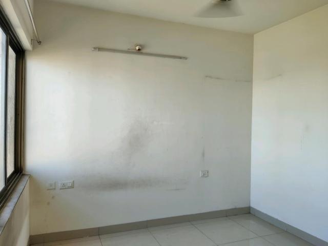 3 BHK Apartment in Thane West for resale Thane. The reference number is 19445402
