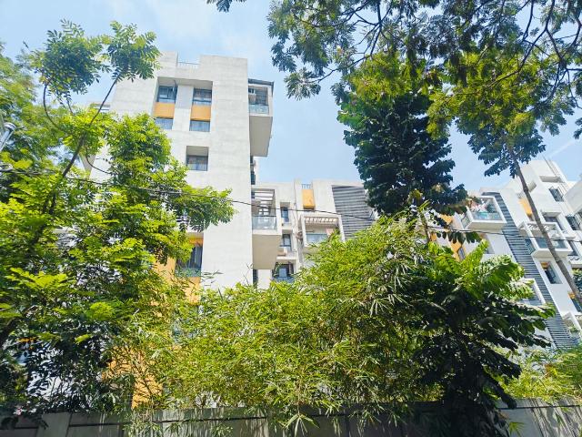 3 BHK Apartment in Tiljala for resale Kolkata. The reference number is 20065607