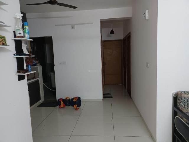 3 BHK Apartment in Vaishno Devi Circle for rent Ahmedabad. The reference number is 9481104