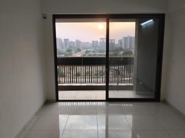 3 BHK Apartment in Tragad for rent Ahmedabad. The reference number is 20561398