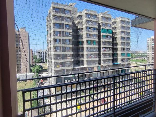 3 BHK Apartment in Tragad for rent Ahmedabad. The reference number is 21281364