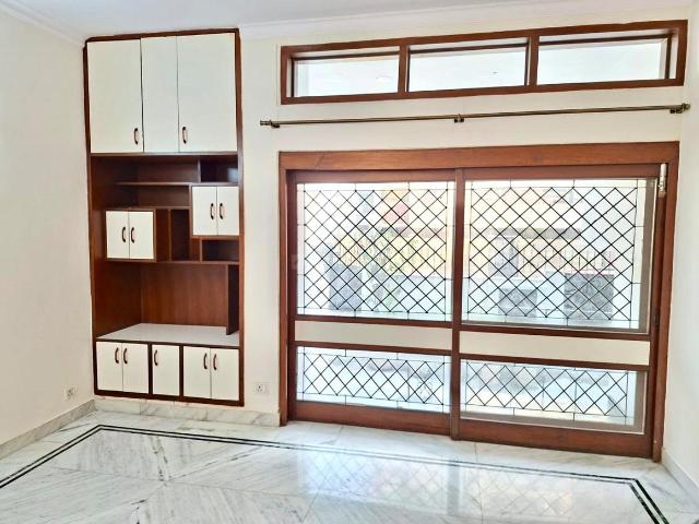 3 BHK Apartment in Uday Park for rent New Delhi. The reference number is 21129148
