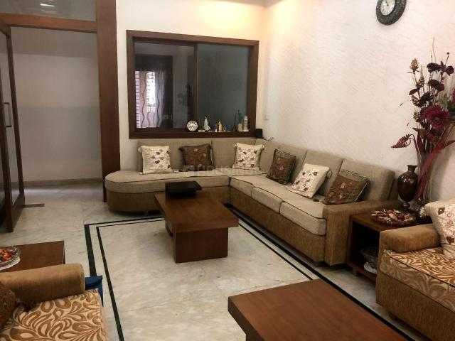 3 BHK Apartment in Usmanpura for resale Ahmedabad. The reference number is 19672267