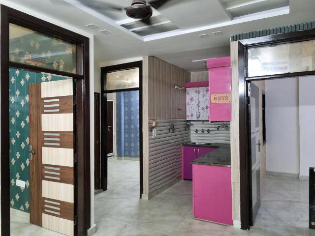 3 BHK Apartment in Uttam Nagar for rent New Delhi. The reference number is 20272754