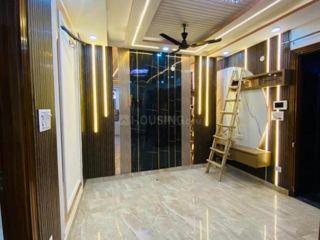 3 BHK Apartment in Uttam Nagar for rent New Delhi. The reference number is 21119597