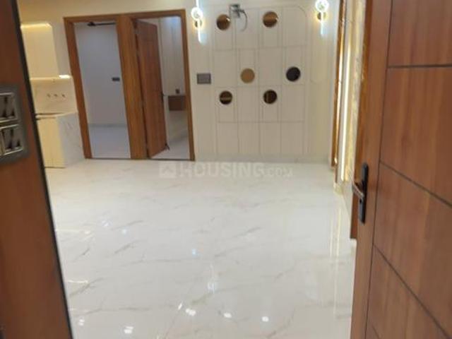 3 BHK Apartment in Uttam Nagar for resale New Delhi. The reference number is 20948358