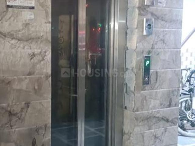 3 BHK Apartment in Uttam Nagar for resale New Delhi. The reference number is 21128623