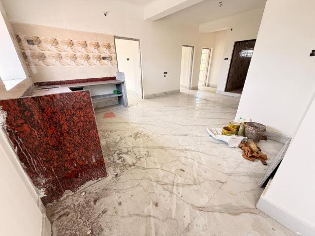 3 BHK Apartment in Uttarpara for resale Hooghly. The reference number is 21339000