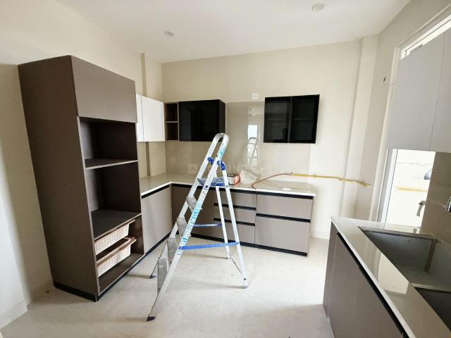 3 BHK Apartment in Utrathiya for rent Zirakpur. The reference number is 21000338