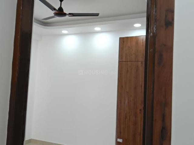 3 BHK Apartment in Vaishali for rent Ghaziabad. The reference number is 19537390
