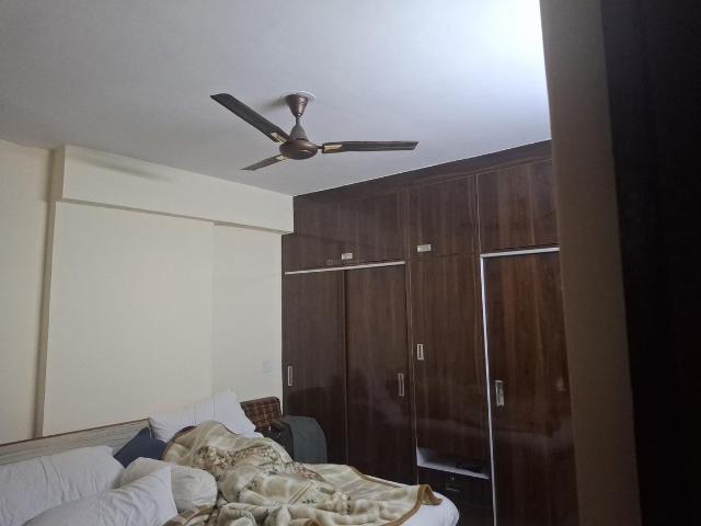 3 BHK Apartment in Vaishali for rent Ghaziabad. The reference number is 20924802
