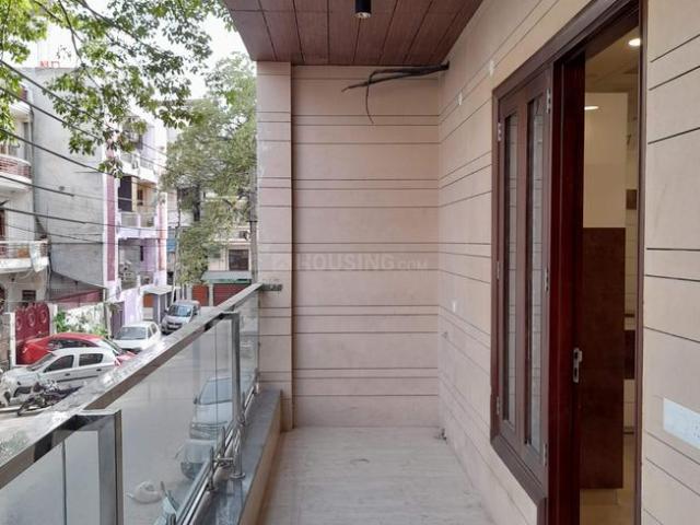 3 BHK Apartment in Vaishali for resale Ghaziabad. The reference number is 20222069
