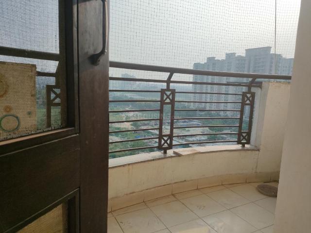 3 BHK Apartment in Vaishali for resale Ghaziabad. The reference number is 21007897
