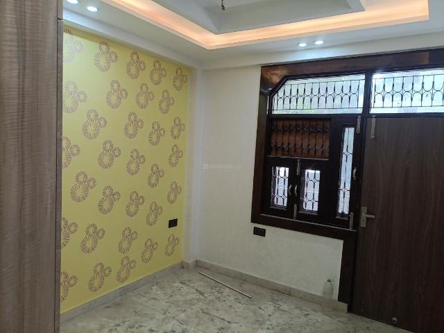 3 BHK Apartment in Vaishali for resale Ghaziabad. The reference number is 21281564