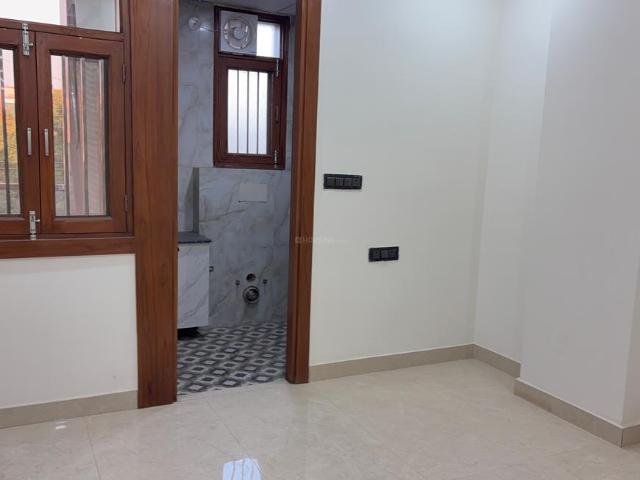 3 BHK Apartment in Vaishali for resale Ghaziabad. The reference number is 21381597