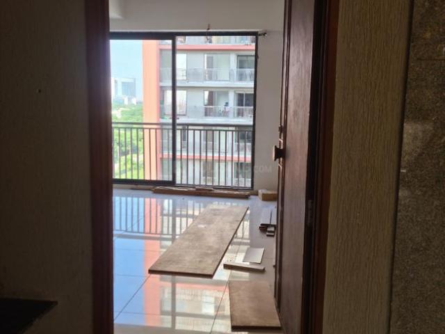 3 BHK Apartment in Vaishno Devi Circle for rent Ahmedabad. The reference number is 15396457