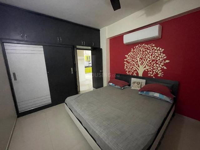 3 BHK Apartment in Vaishno Devi Circle for rent Ahmedabad. The reference number is 18557270