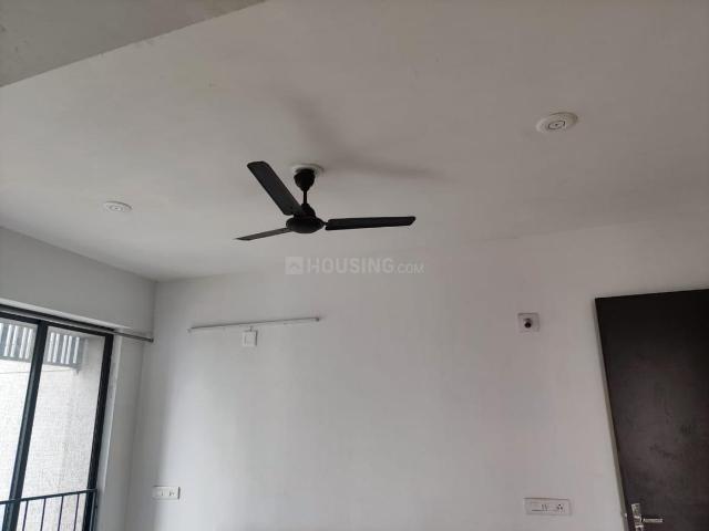 3 BHK Apartment in Vaishno Devi Circle for rent Ahmedabad. The reference number is 18892707