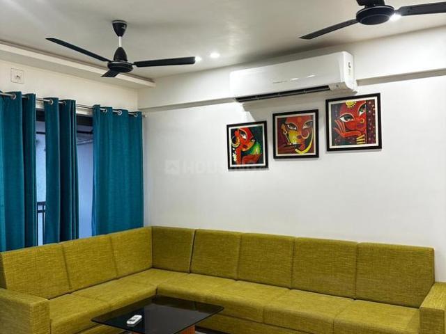 3 BHK Apartment in Vaishno Devi Circle for rent Ahmedabad. The reference number is 19462824