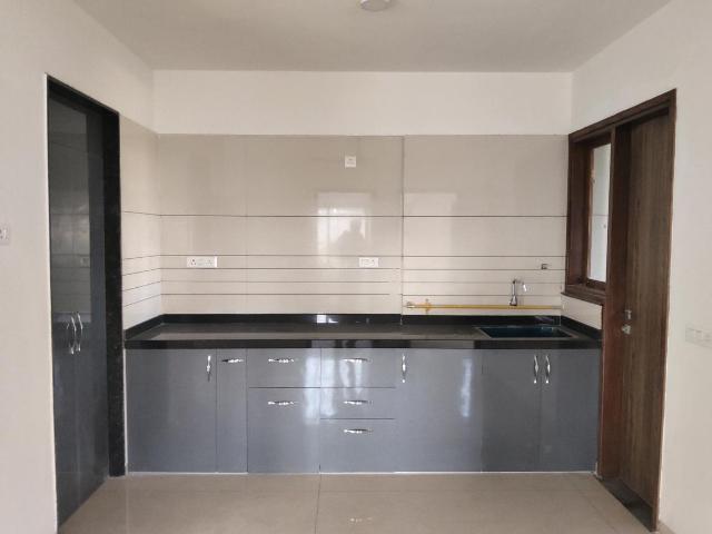3 BHK Apartment in Vaishno Devi Circle for rent Ahmedabad. The reference number is 19674167