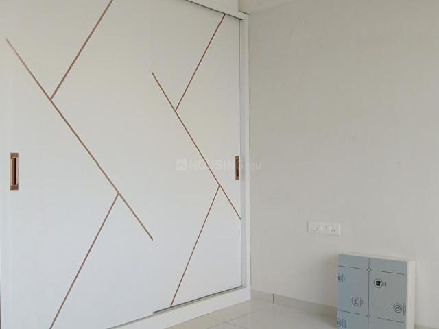 3 BHK Apartment in Vaishno Devi Circle for rent Ahmedabad. The reference number is 19842768