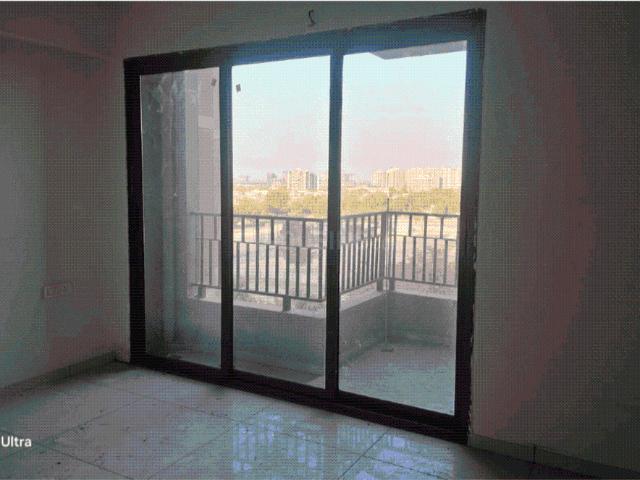 3 BHK Apartment in Vaishno Devi Circle for rent Ahmedabad. The reference number is 19918012
