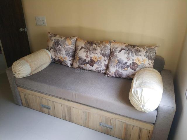 3 BHK Apartment in Vaishno Devi Circle for rent Ahmedabad. The reference number is 19926129