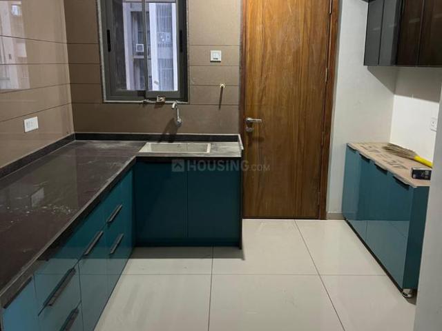 3 BHK Apartment in Vaishno Devi Circle for rent Ahmedabad. The reference number is 19942324