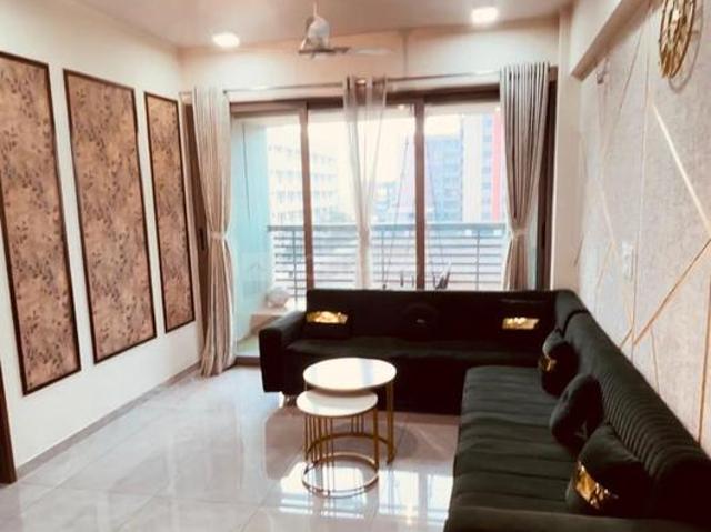 3 BHK Apartment in Vaishno Devi Circle for rent Ahmedabad. The reference number is 19948201