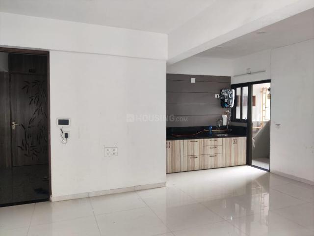 3 BHK Apartment in Vaishno Devi Circle for rent Ahmedabad. The reference number is 19949588