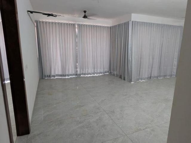 3 BHK Apartment in Vaishno Devi Circle for rent Ahmedabad. The reference number is 19950157