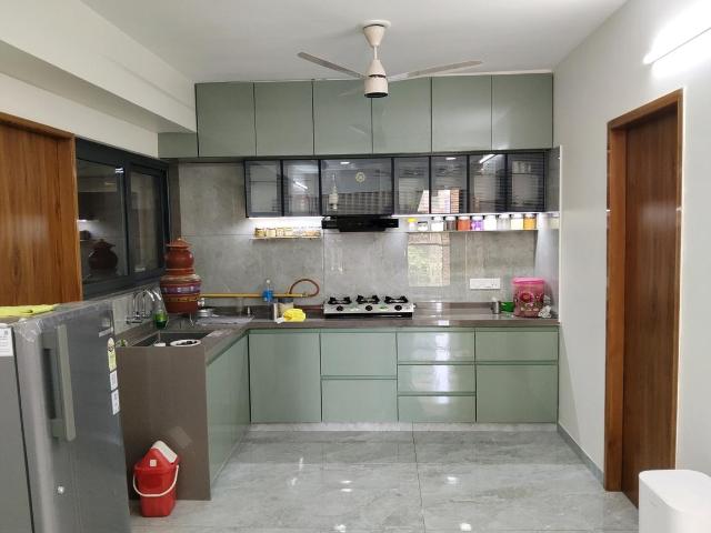 3 BHK Apartment in Vaishno Devi Circle for rent Ahmedabad. The reference number is 19020786