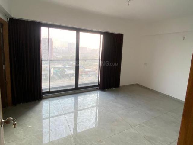 3 BHK Apartment in Vaishno Devi Circle for rent Ahmedabad. The reference number is 19287369