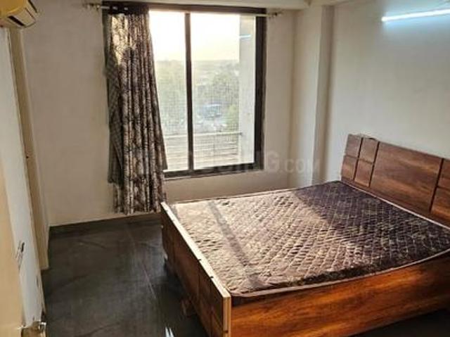 3 BHK Apartment in Vaishno Devi Circle for rent Ahmedabad. The reference number is 20496363